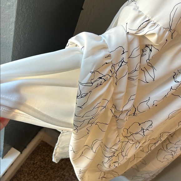 Gilli White and Black Floral Maxi Dress - Picture 9 of 9